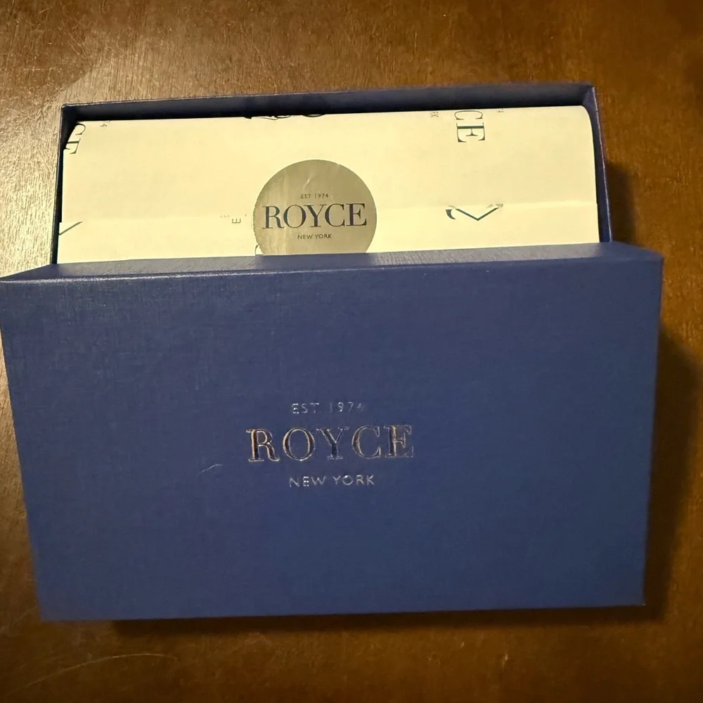 ROYCE New York Black and Brown Leather Cable Organizer